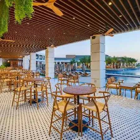 Grand Sapphire Modern 2 Bedroom With Terrace *