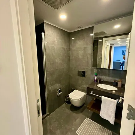Grand Sapphire Modern 2 Bedroom With Terrace Appartement Lazania