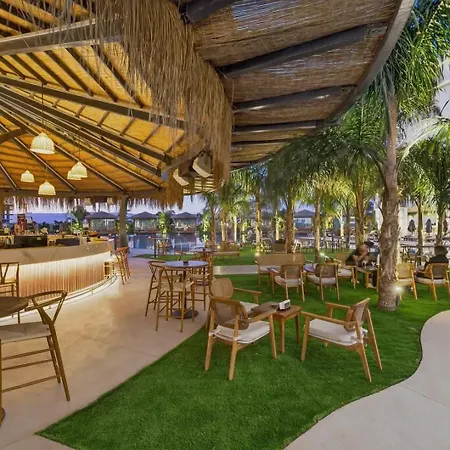 Grand Sapphire Modern 2 Bedroom With Terrace