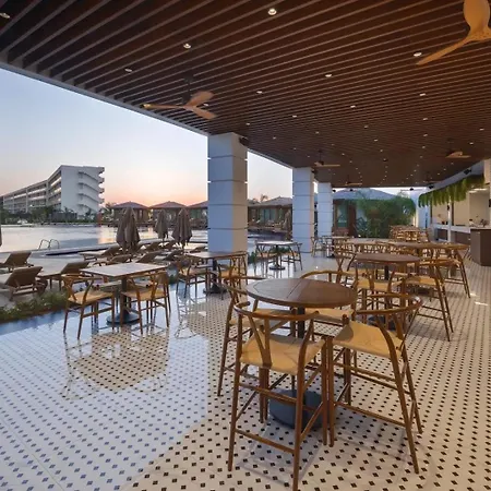 Grand Sapphire Modern 2 Bedroom With Terrace Lazania