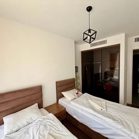 Grand Sapphire Modern 2 Bedroom With Terrace
