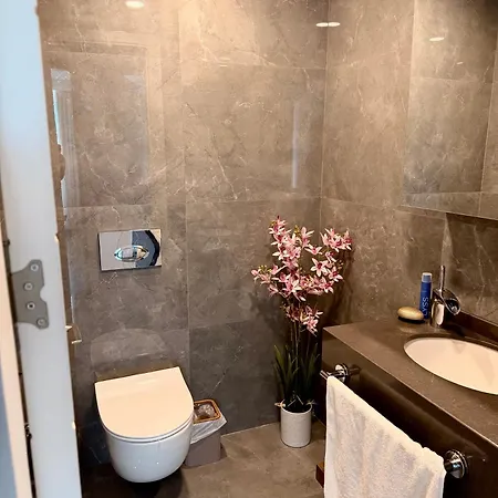 Grand Sapphire Modern 2 Bedroom With Terrace Appartement Lazania