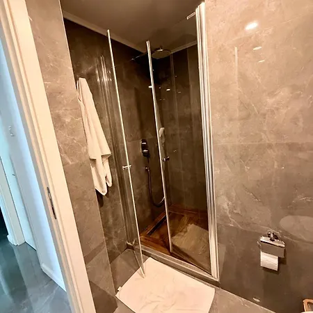 Grand Sapphire Modern 2 Bedroom With Terrace *