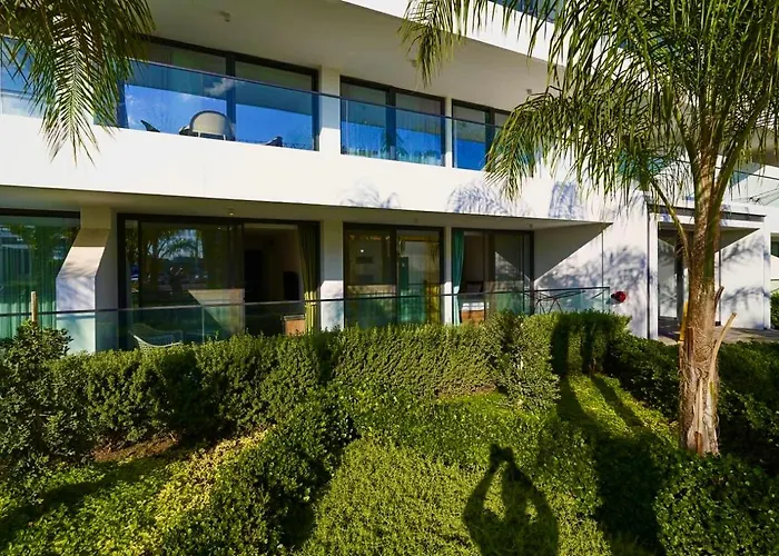 Grand Sapphire Modern 2 Bedroom With Terrace Apartment